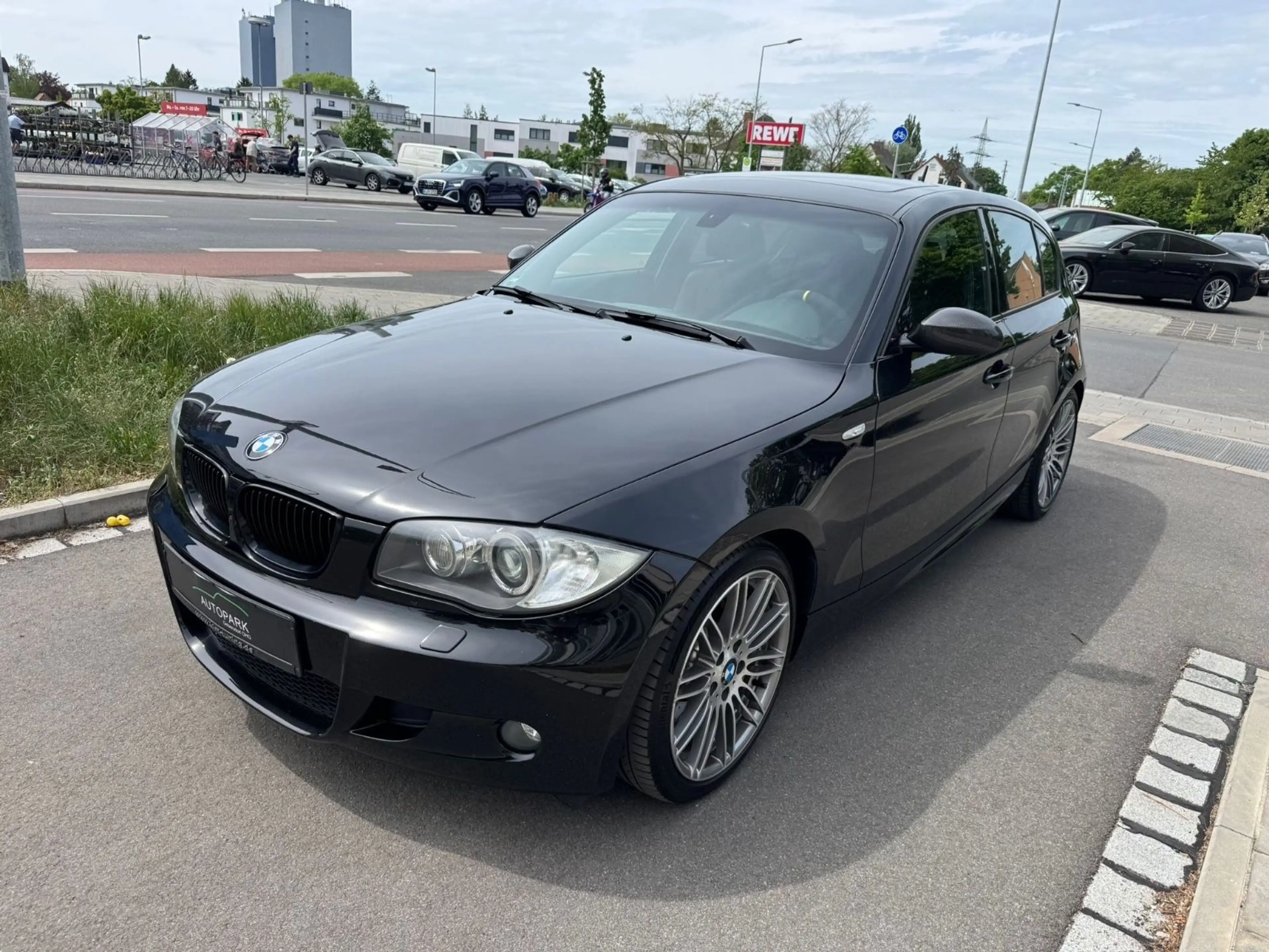 BMW 130 i M Sport/Performance/Keyless-Go/GSD/SHZ/PDC