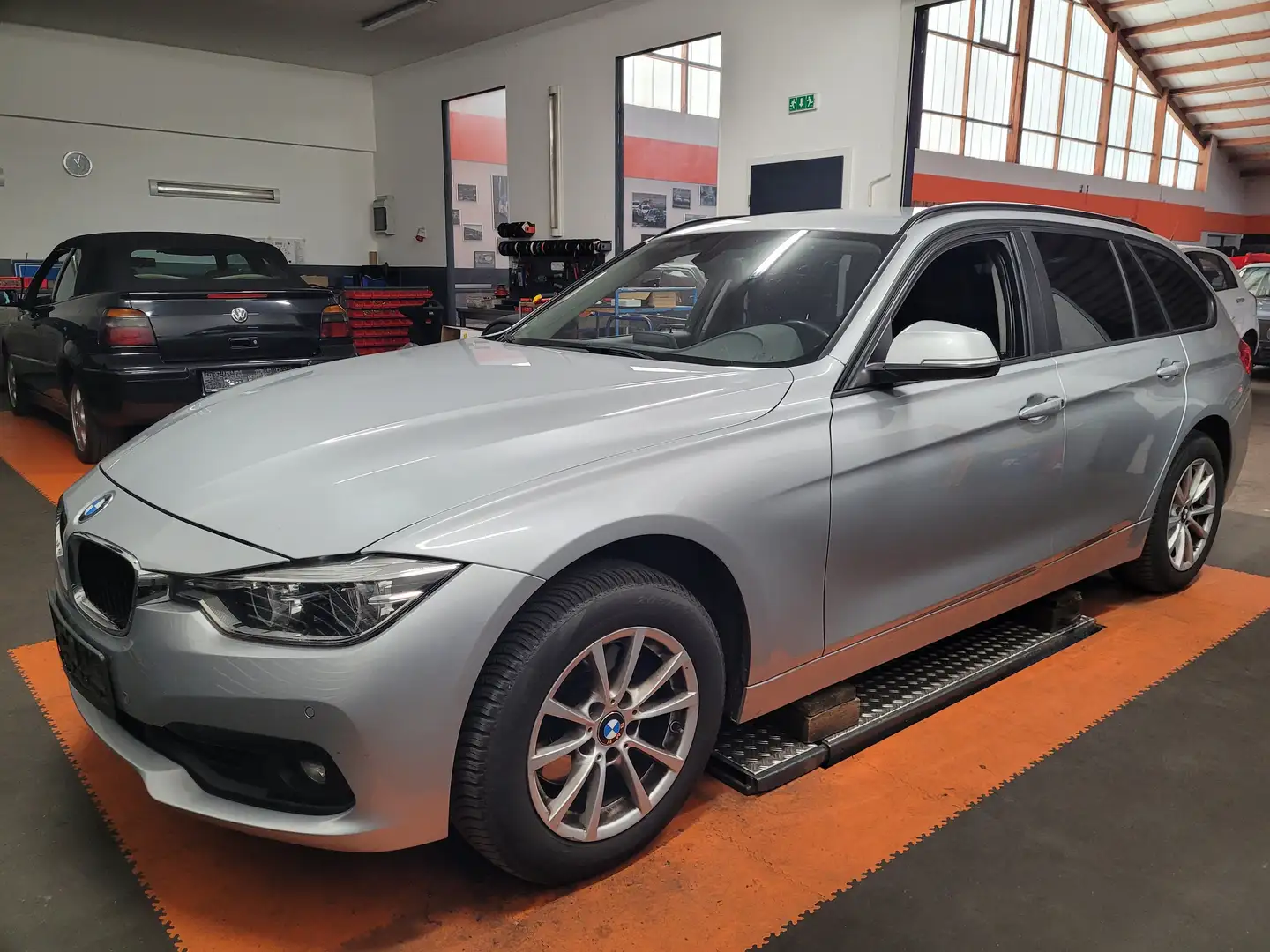 BMW 320 320 d *Automatik* Grau - 1