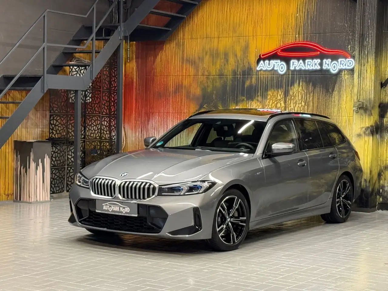 BMW 330