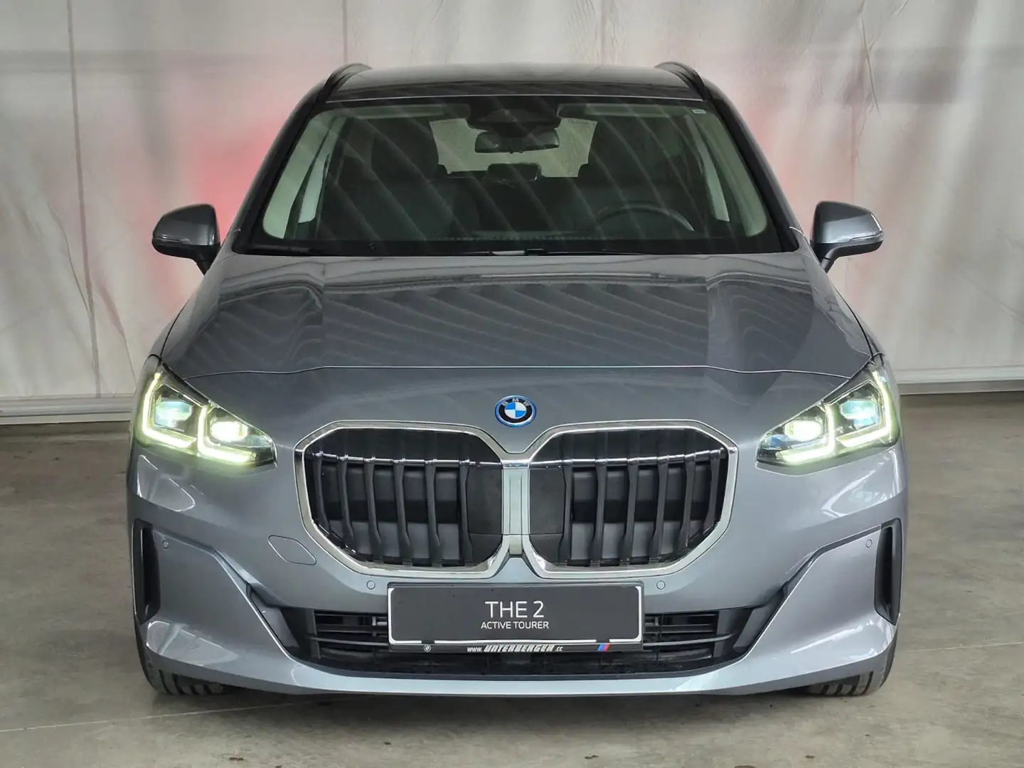 BMW 225 e xDrive Active Tourer U06 Grau - 2