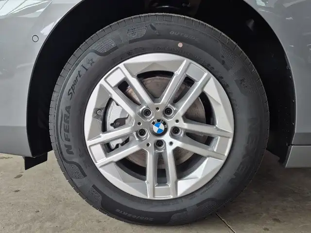 BMW 225 e xDrive Active Tourer U06 Ansicht 4