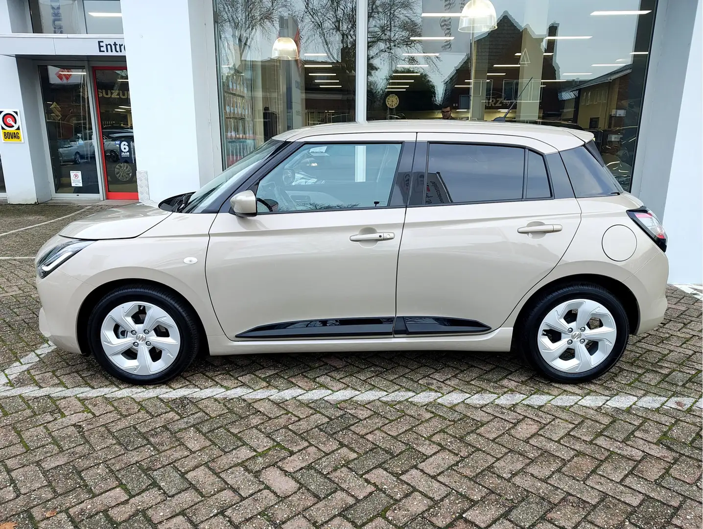 Suzuki Swift 1.2 SELECT SMART HYBRID AUTOMAAT Navi | Dodehoekse Beige - 2