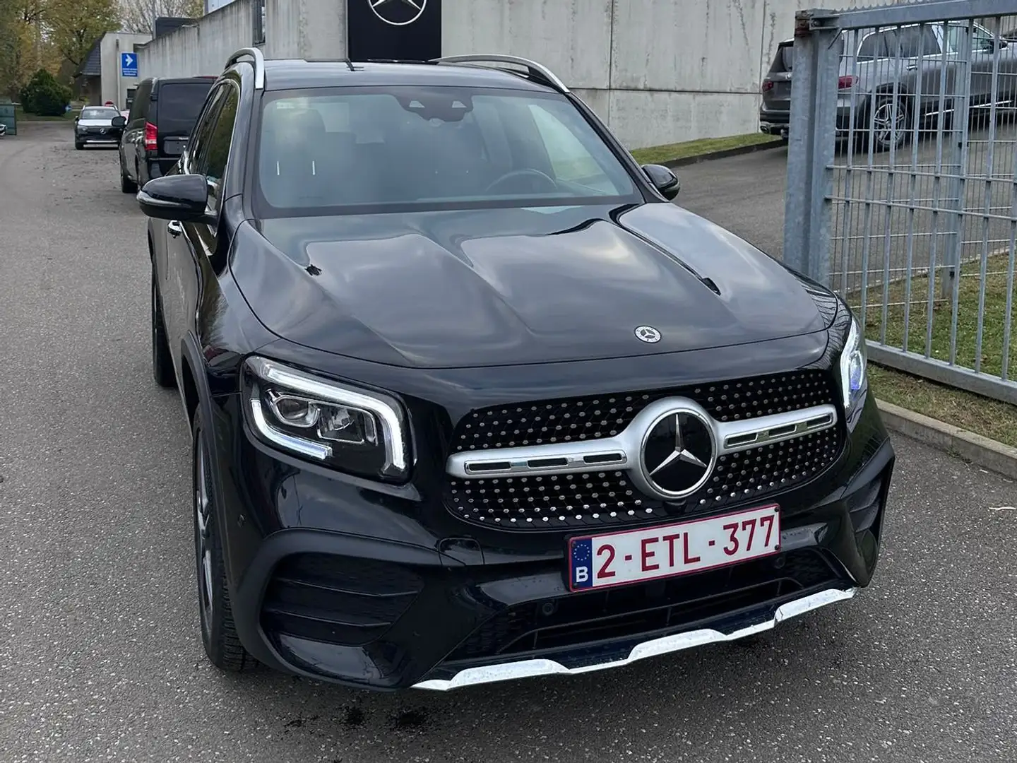 Mercedes-Benz GLB 180 d AMG Line Černá - 1
