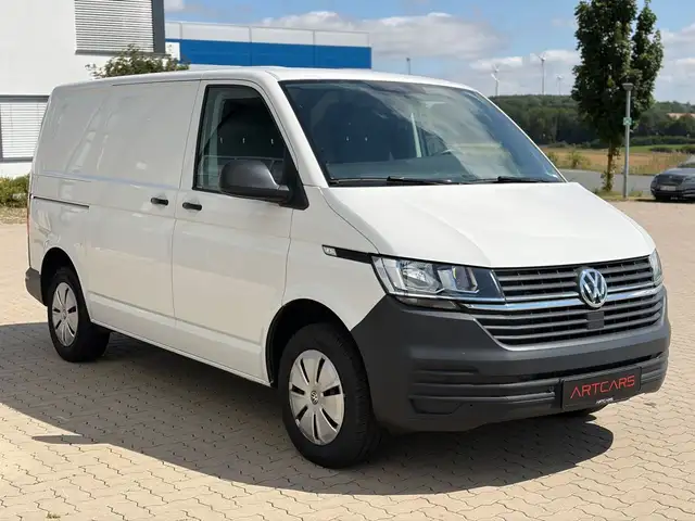 Volkswagen Transporter view 3