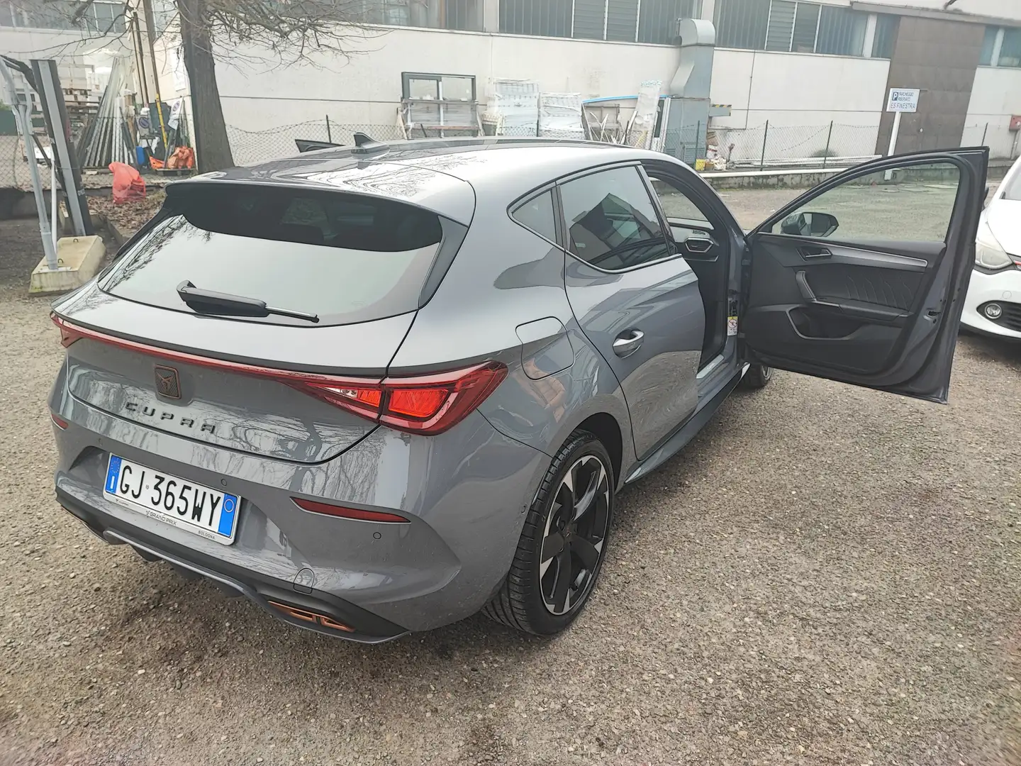 CUPRA Leon Leon 2022 1.4 e-hybrid 204cv dsg Plug-In Grigio - 2