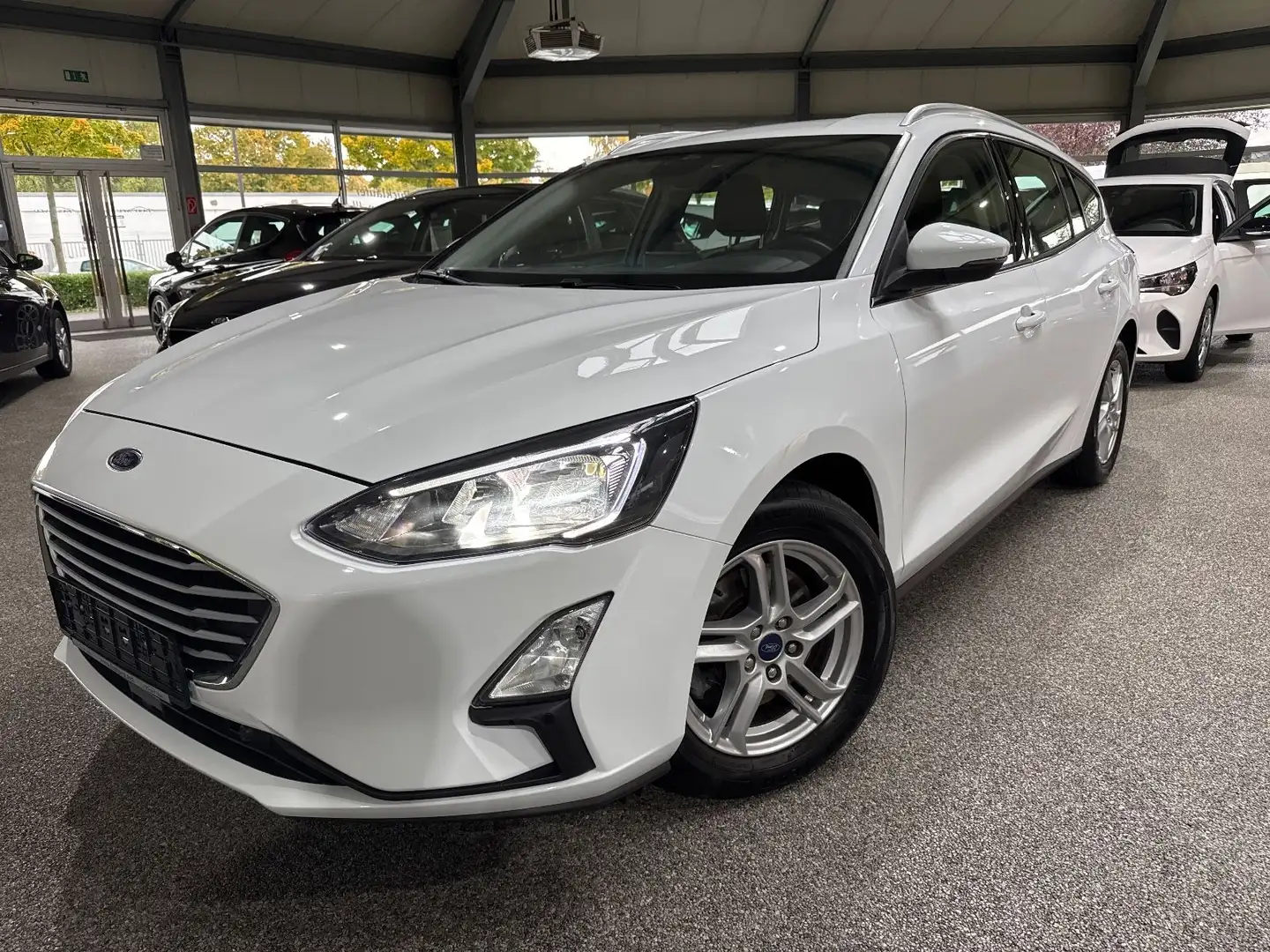 Ford Focus Turn 1.5EcoBlue C&C LED Navi RfK PDC Weiß - 1