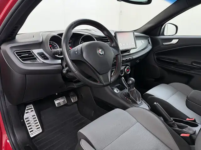 Alfa Romeo Giulietta view 9