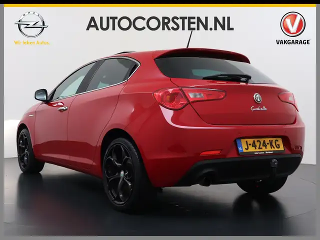 Alfa Romeo Giulietta view 2
