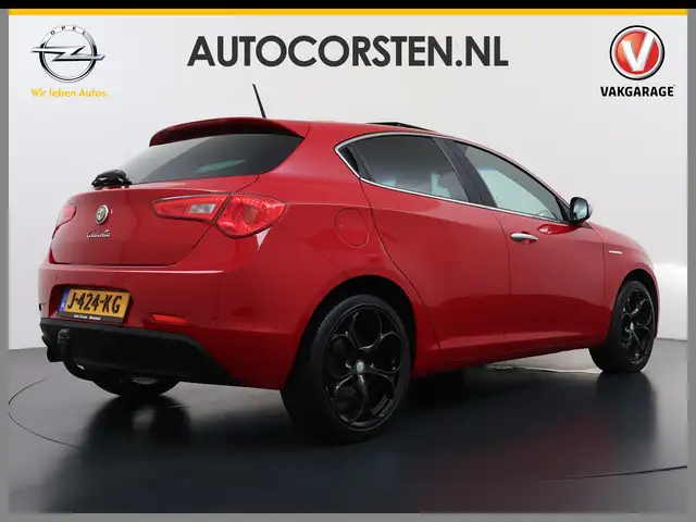 Alfa Romeo Giulietta view 5