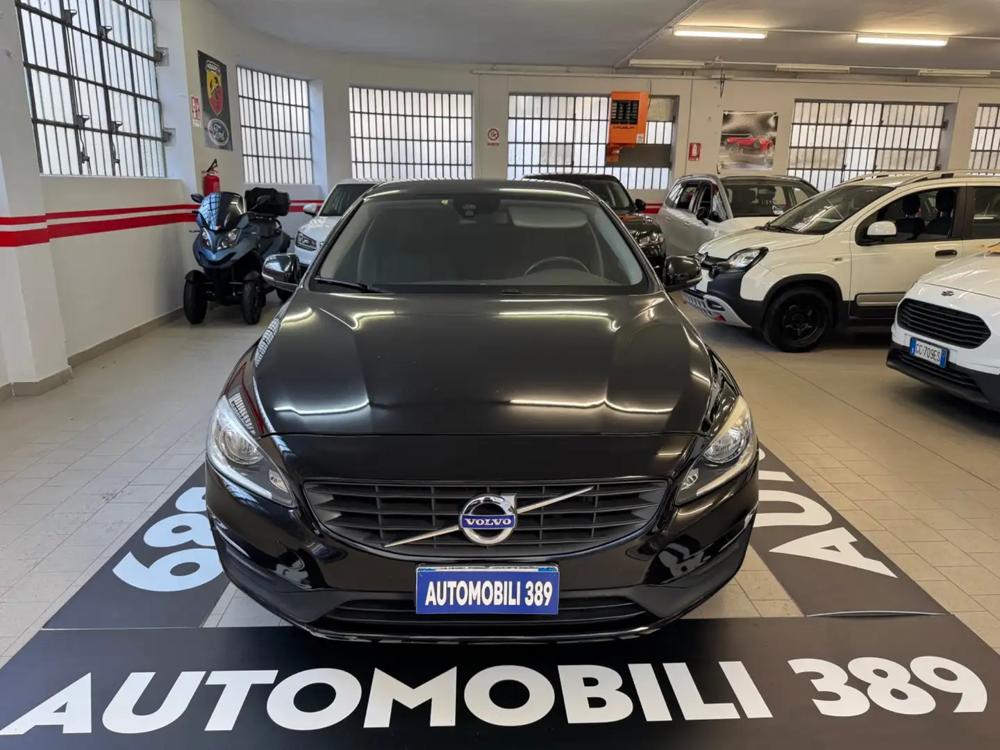 Volvo V60 V60 D2 Geartronic Momentum Nero - 1