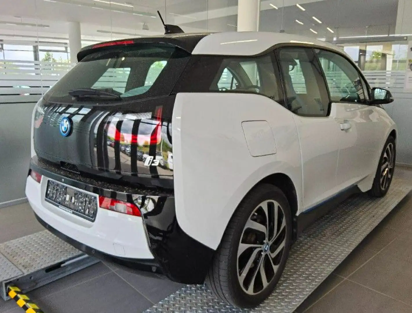 BMW i3 94AH *NAVI-PROF*KAMERA*LED*TEMPOMAT*8FACH* Weiß - 2