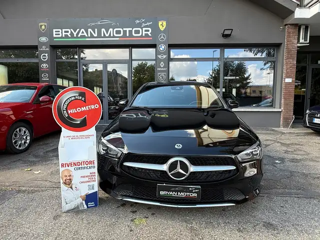 Mercedes-Benz CLA view 3