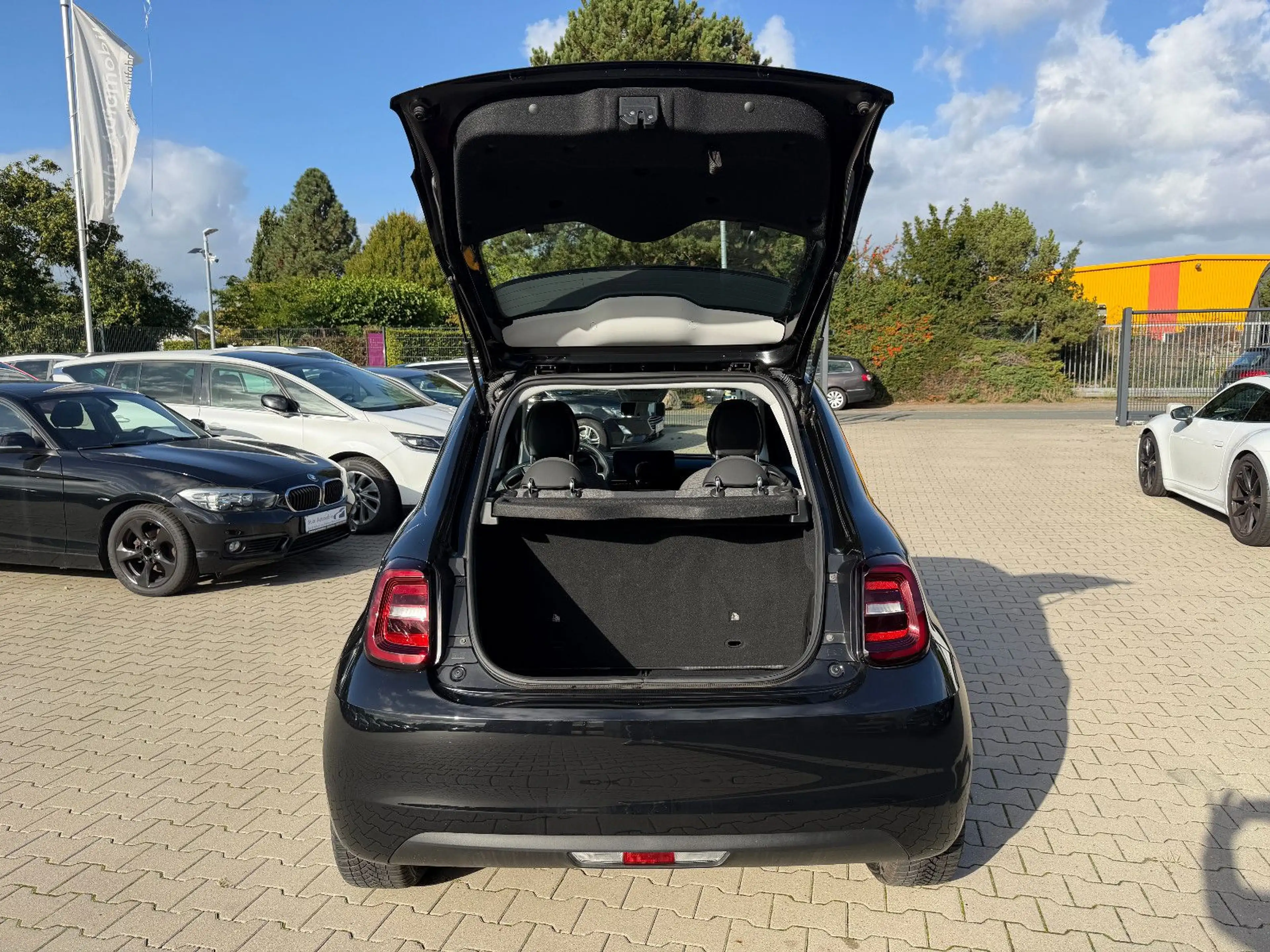 Fiat 500e 500 e Icon Apple Car Navi Klimaaut. 1.Ha. — photo 8
