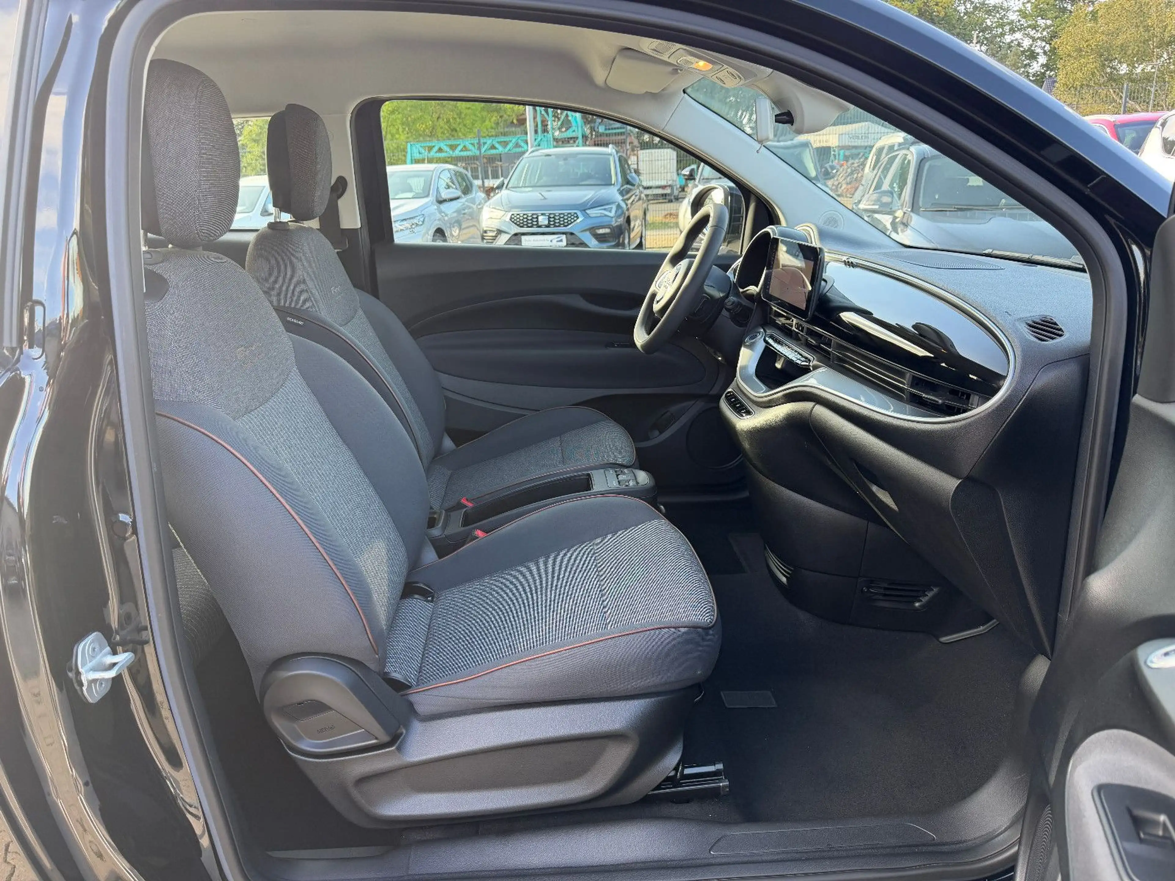 Fiat 500e 500 e Icon Apple Car Navi Klimaaut. 1.Ha. — photo 11