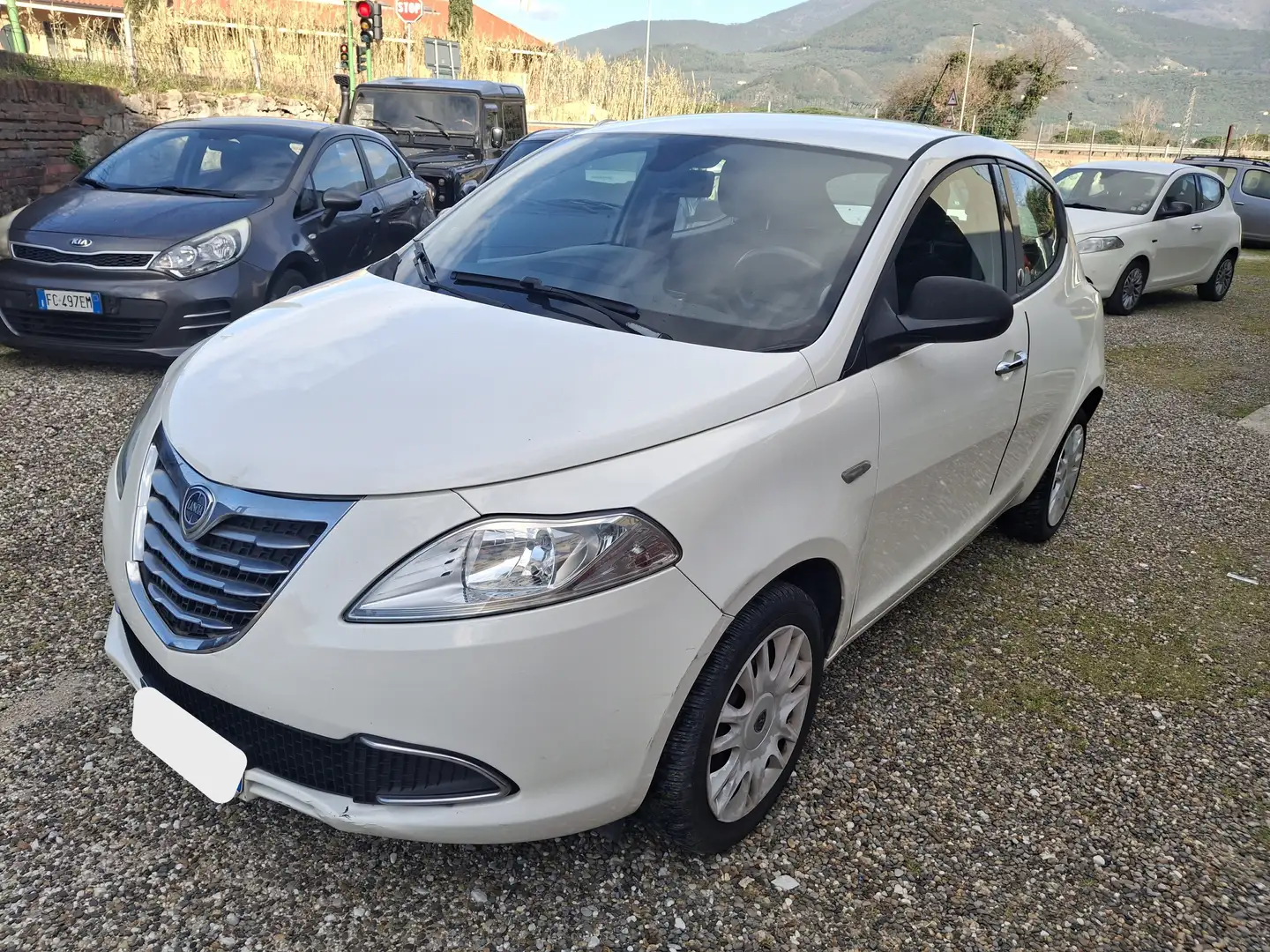 Lancia Ypsilon Ypsilon III 2011 1.2 8v Gold ecochic Gpl 69cv Weiß - 1