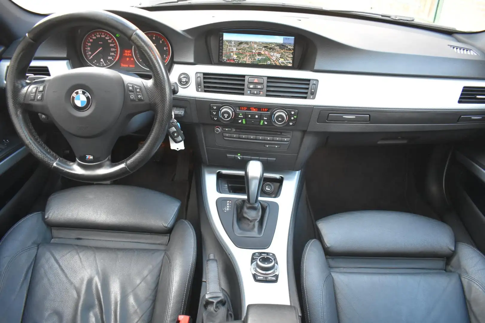 BMW 330 3-serie 330i High Executive '10 Xenon Leder Clima Grau - 2