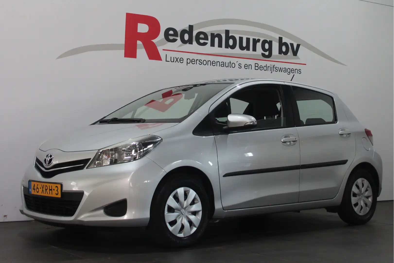 Toyota Yaris 1.0 VVT-i Aspiration - Navi / Camera / Bluetooth Gris - 1