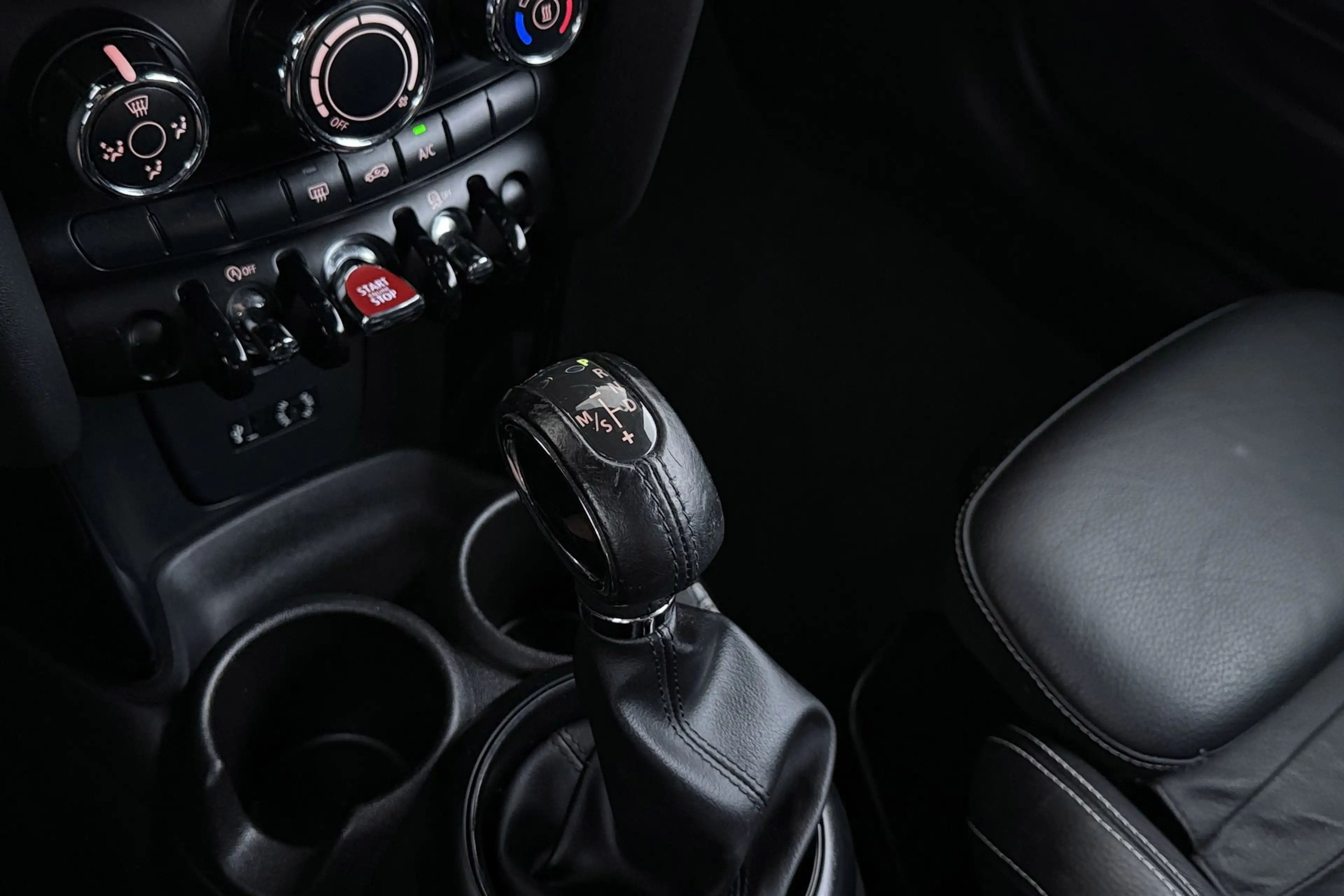 MINI Cooper S Cabrio 2.0 Serious Business | Keyless Entry/Start | Leer — photo 28