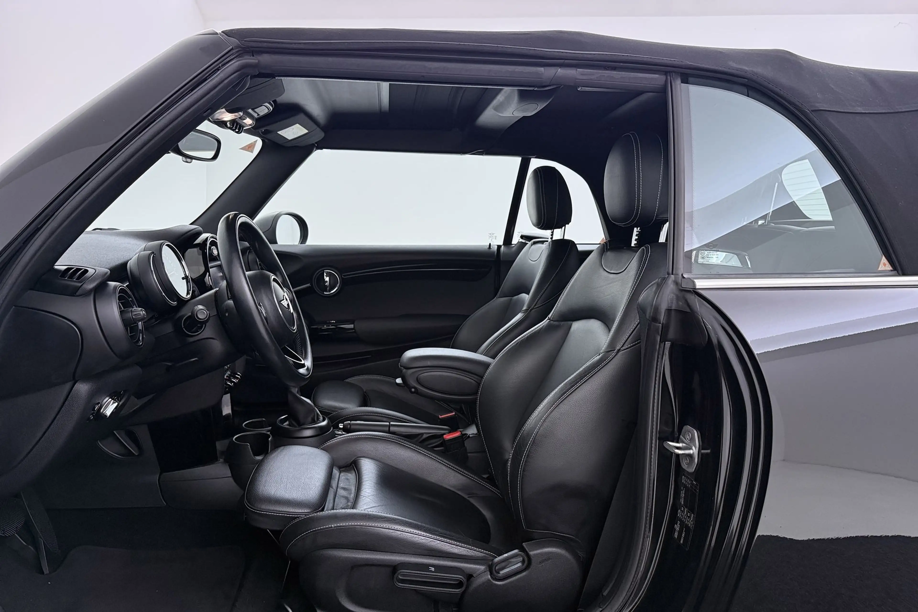 MINI Cooper S Cabrio 2.0 Serious Business | Keyless Entry/Start | Leer — photo 3