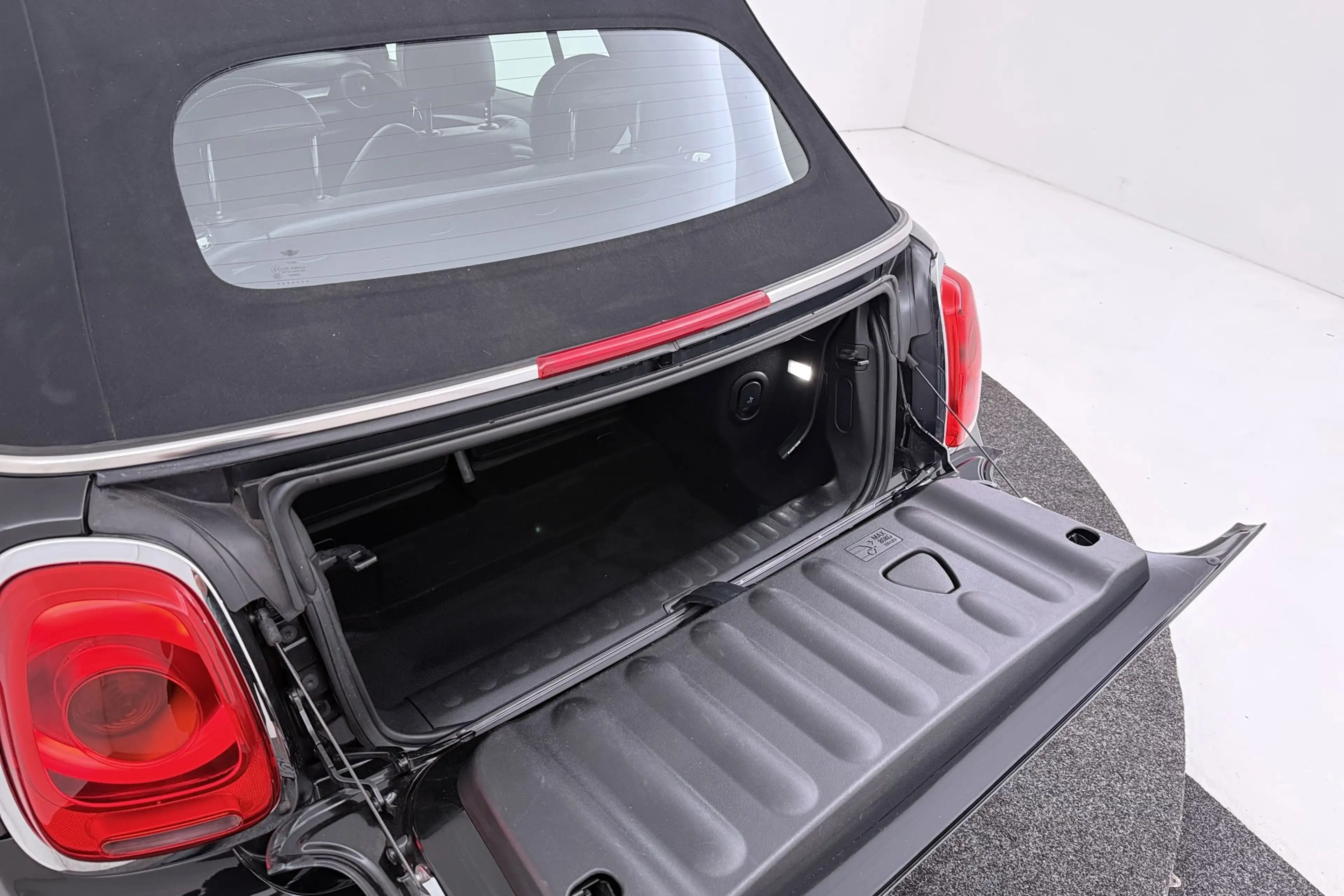 MINI Cooper S Cabrio 2.0 Serious Business | Keyless Entry/Start | Leer — photo 36