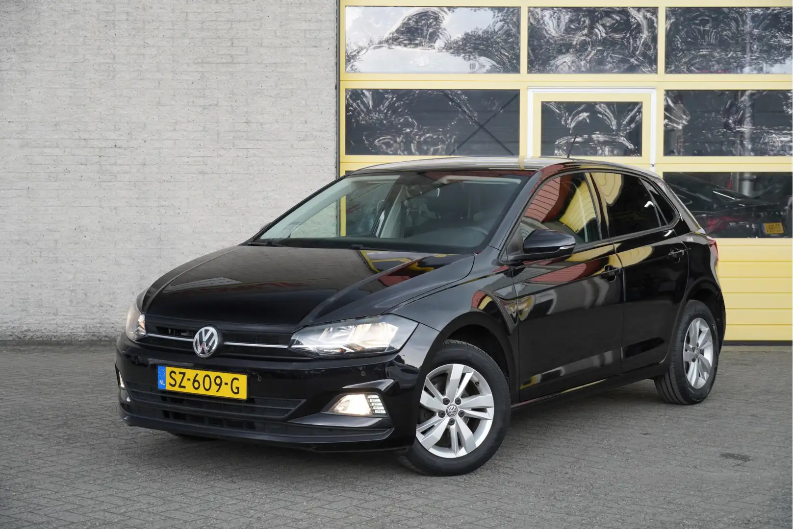 Volkswagen Polo 1.0 TSI 5drs Comfortline BJ2018 Lmv 15" | Led | Pd Noir - 1