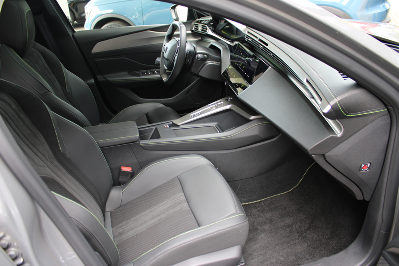 Peugeot 408 1.6 HYbrid 225 EAT8 GT | Panoramadak | Winterpack — photo 36