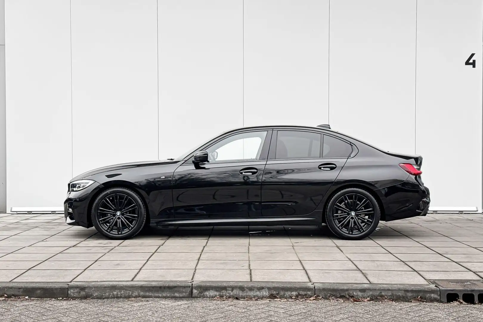 BMW 318 3 Serie Sedan 318i High Executive M-Sport 18 Inch Noir - 2