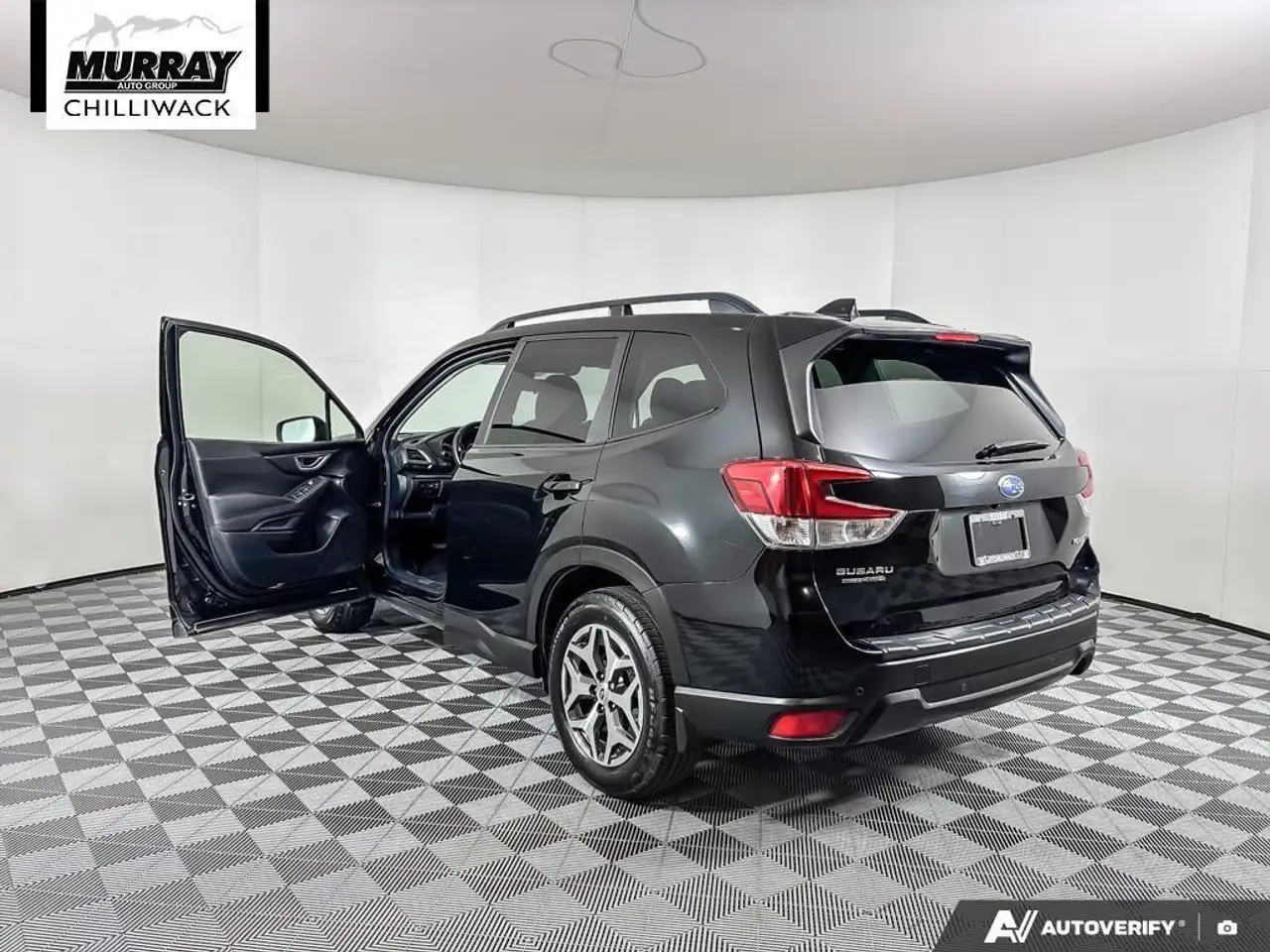 Subaru Forester снимка Subaru Forester