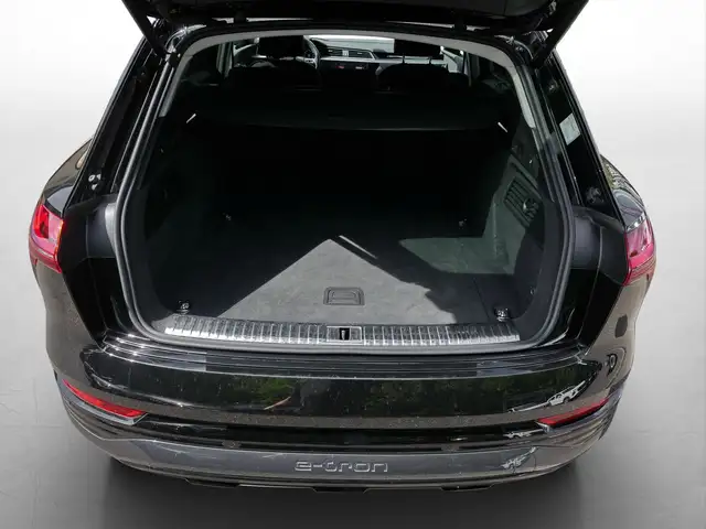 Audi Q8 E-Tron view 12