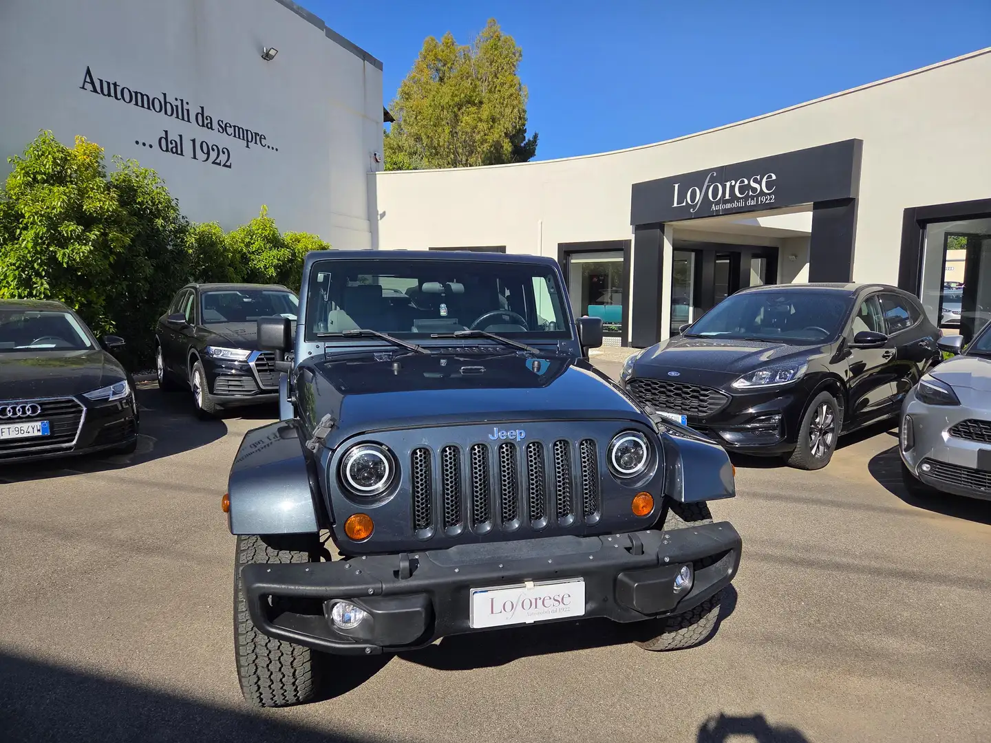 Jeep Wrangler 3p 3.8L Sahara auto Grigio - 1