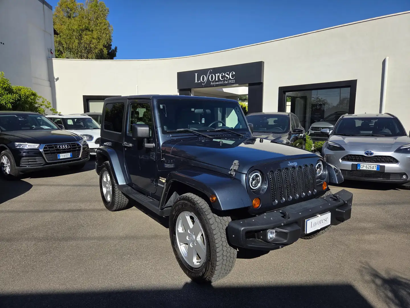 Jeep Wrangler 3p 3.8L Sahara auto Grigio - 2