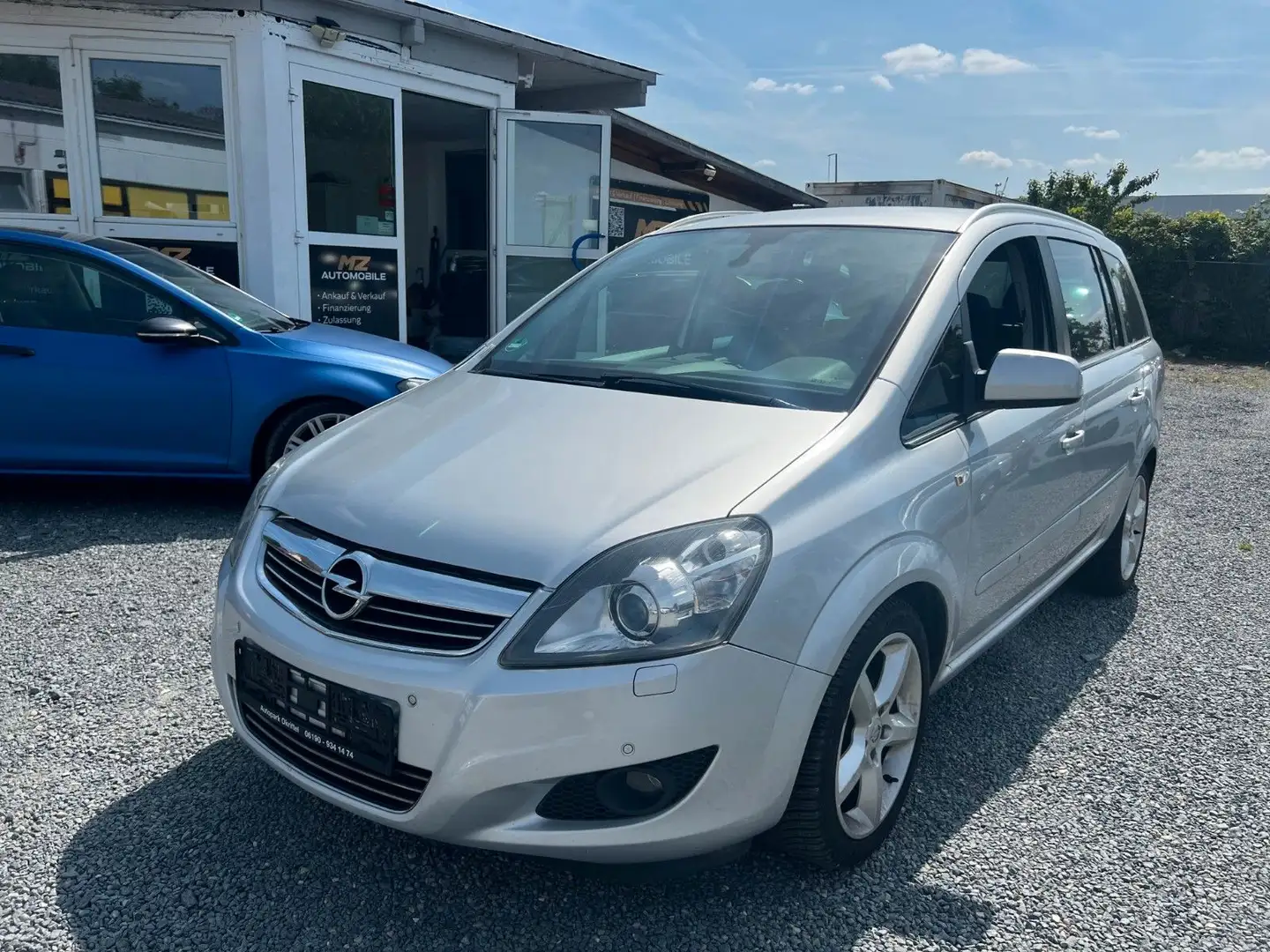 Opel Zafira B Family Plus Silber - 1