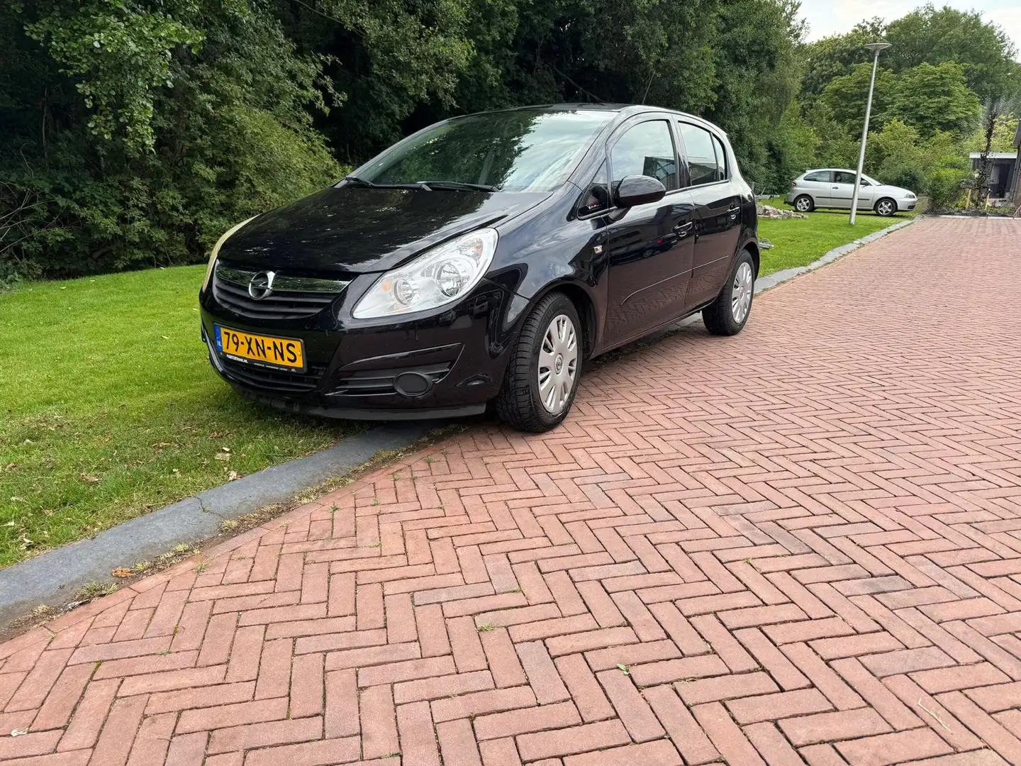Opel Corsa Corsa 1.2-16V Enjoy Zwart - 1