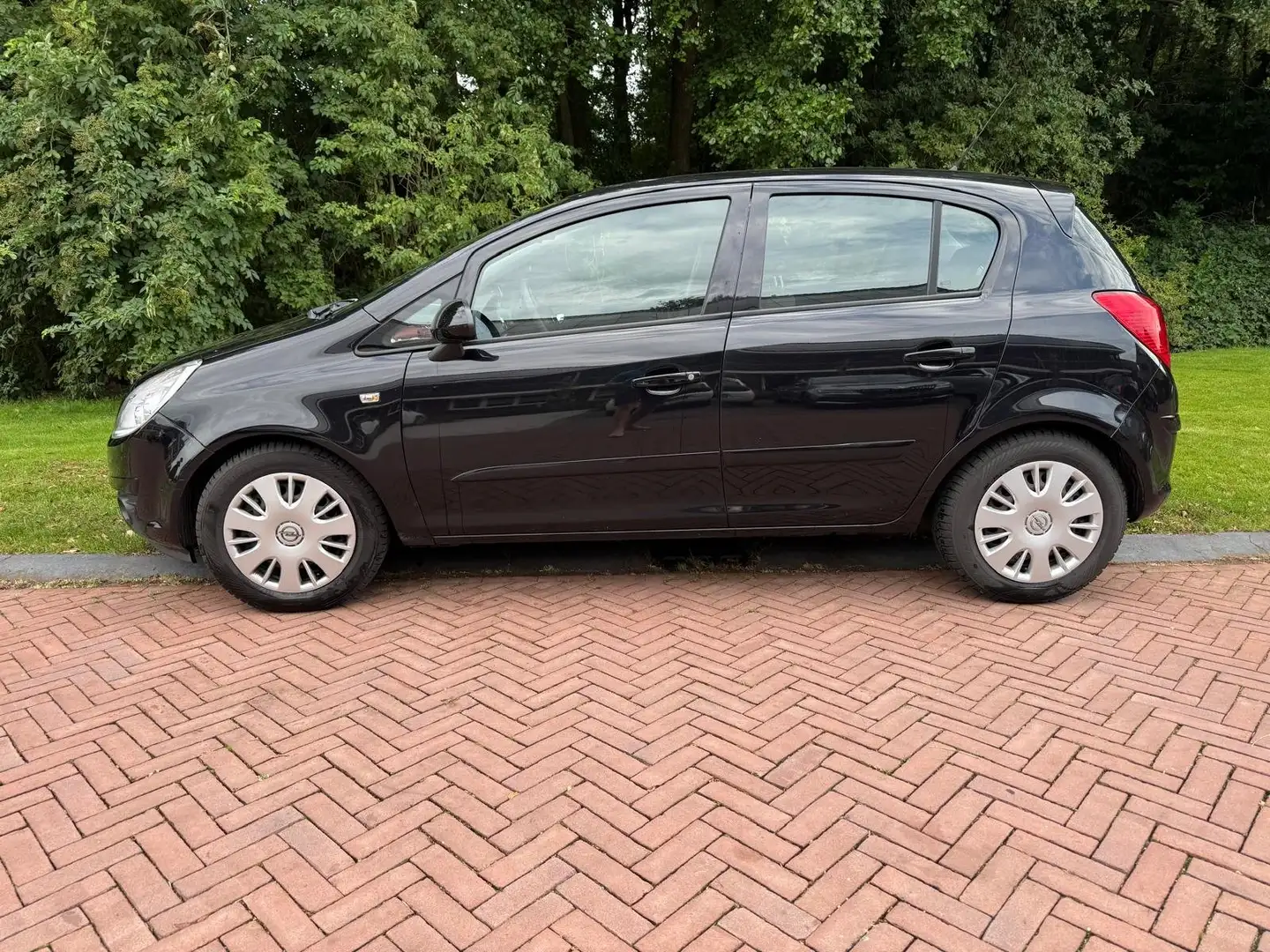 Opel Corsa Corsa 1.2-16V Enjoy Zwart - 2