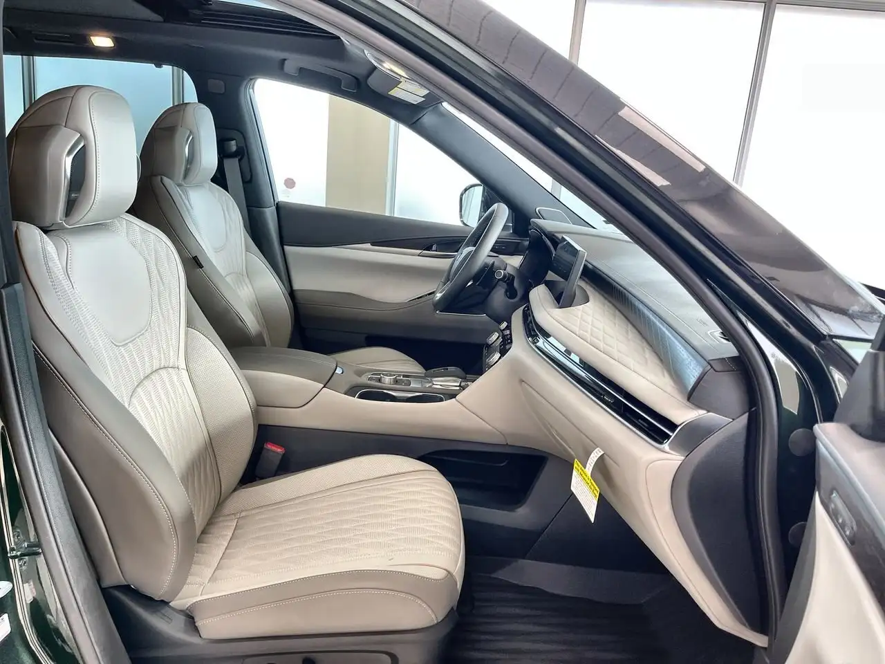 Infiniti QX60 снимка Infiniti QX60