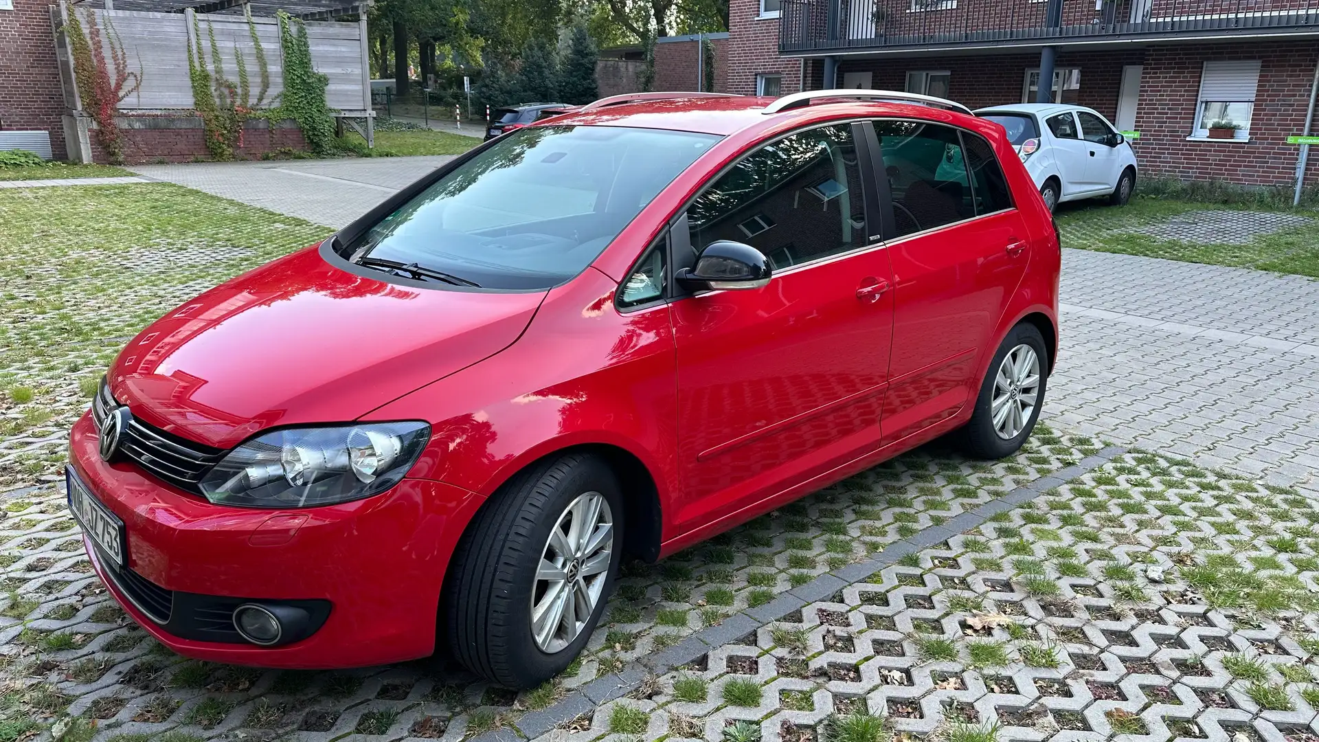 Volkswagen Golf Plus Golf VI Plus Diesel 1.6 TDI Style Rot - 1