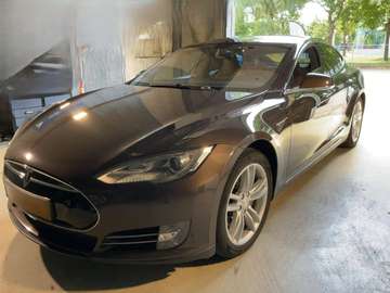 Model S Performance 85kWh Gratis Laden - Free SUC