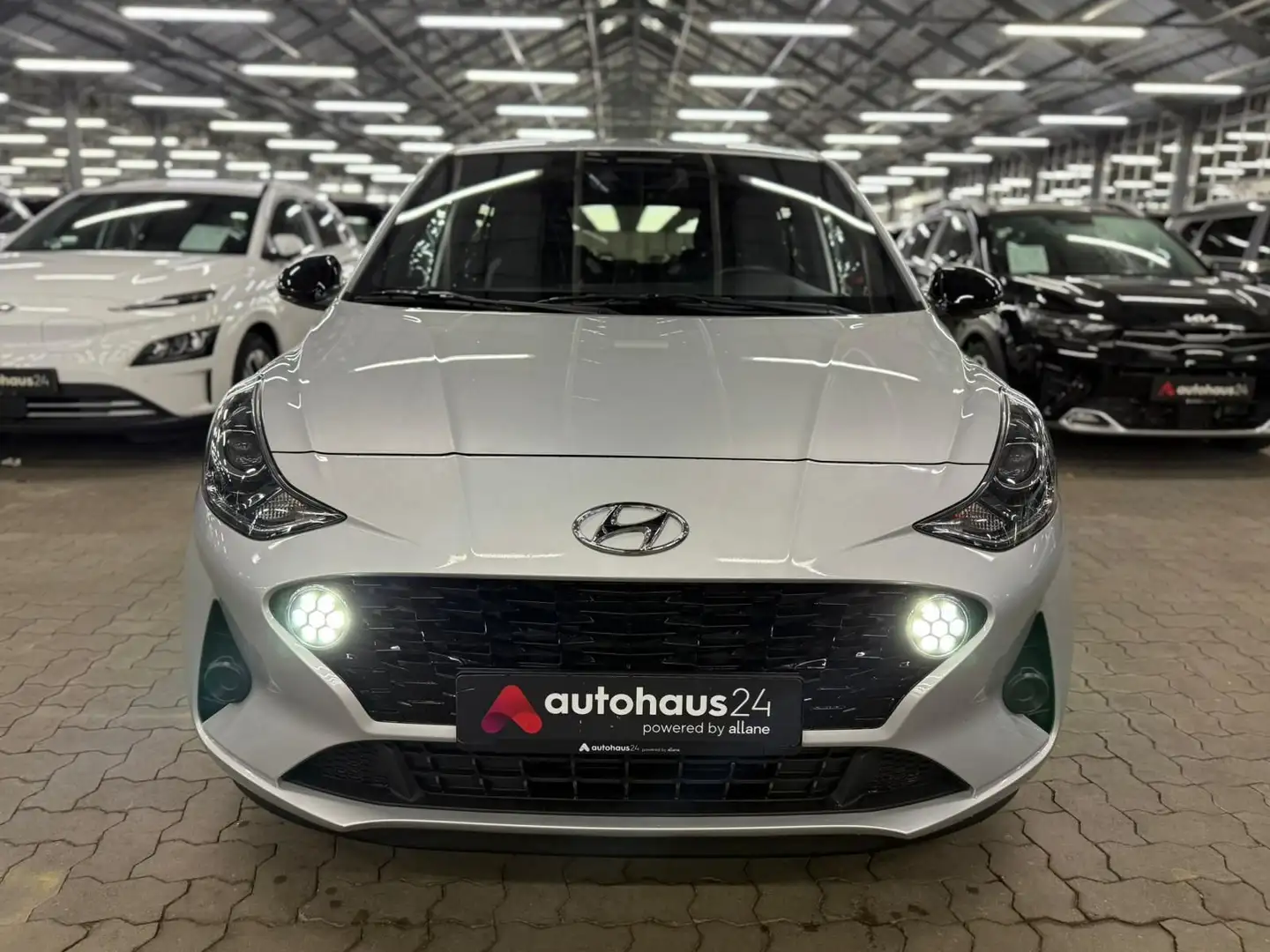 Hyundai i10 1.0 Connect & Go (EURO 6d) Silber - 2