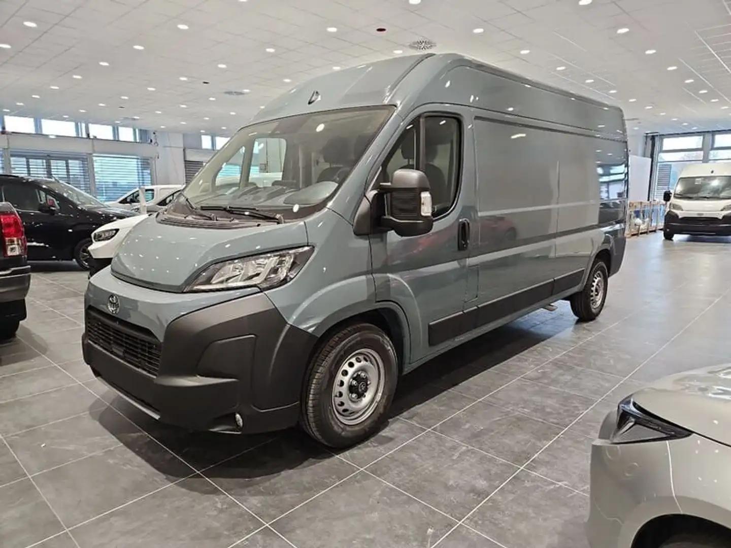 Toyota Proace Max 35H 2.2 BlueHDi 140CV PLM-TM Furgone Gri - 1