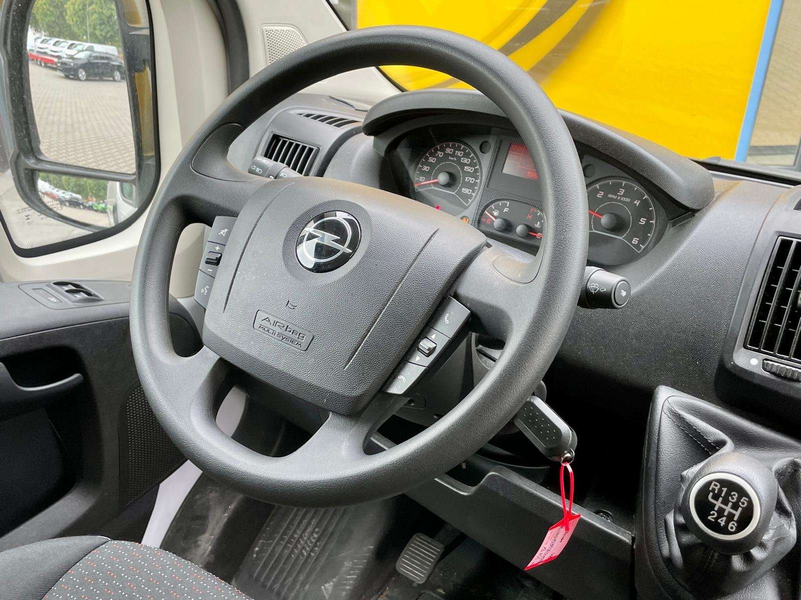 Opel Movano