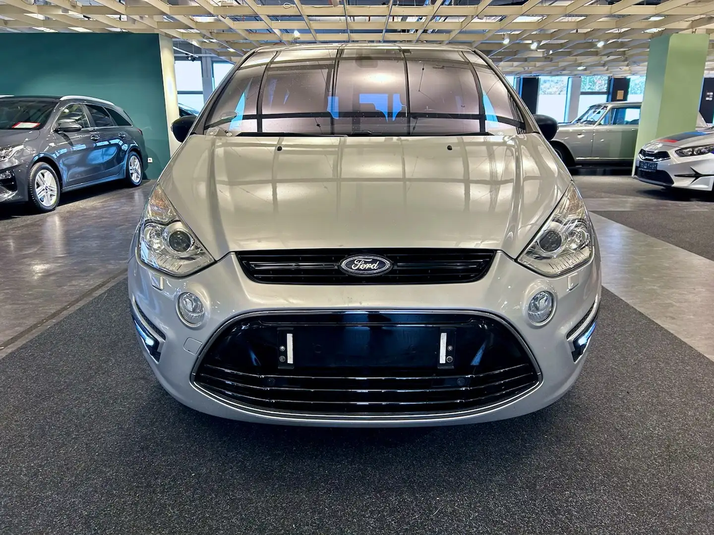 Ford S-Max S-MAX Titanium 2,0 TDCi Aut. *Pickerl&Service neu* Silber - 2