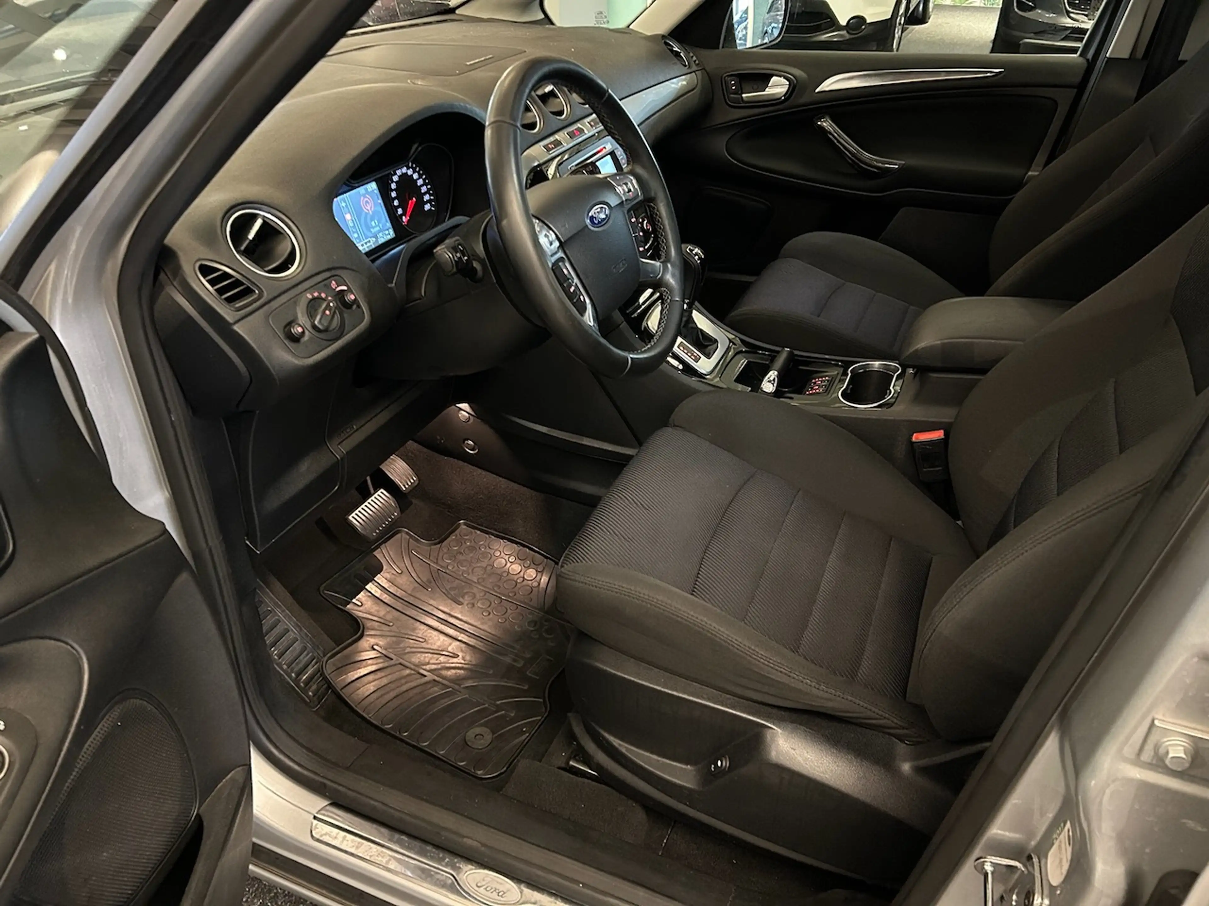 Ford S-Max S-MAX Titanium 2,0 TDCi Aut. *Pickerl&Service neu* — photo 11