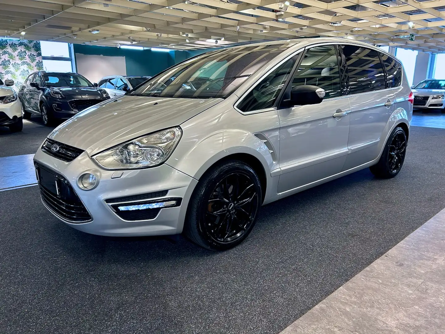 Ford S-Max S-MAX Titanium 2,0 TDCi Aut. *Pickerl&Service neu* Silber - 1
