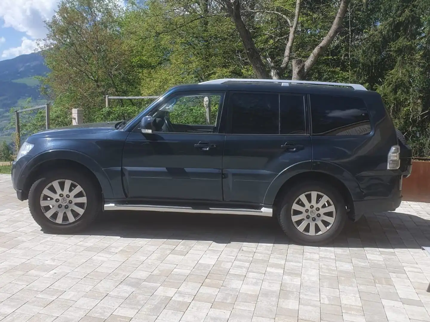 Mitsubishi Pajero Nero - 2