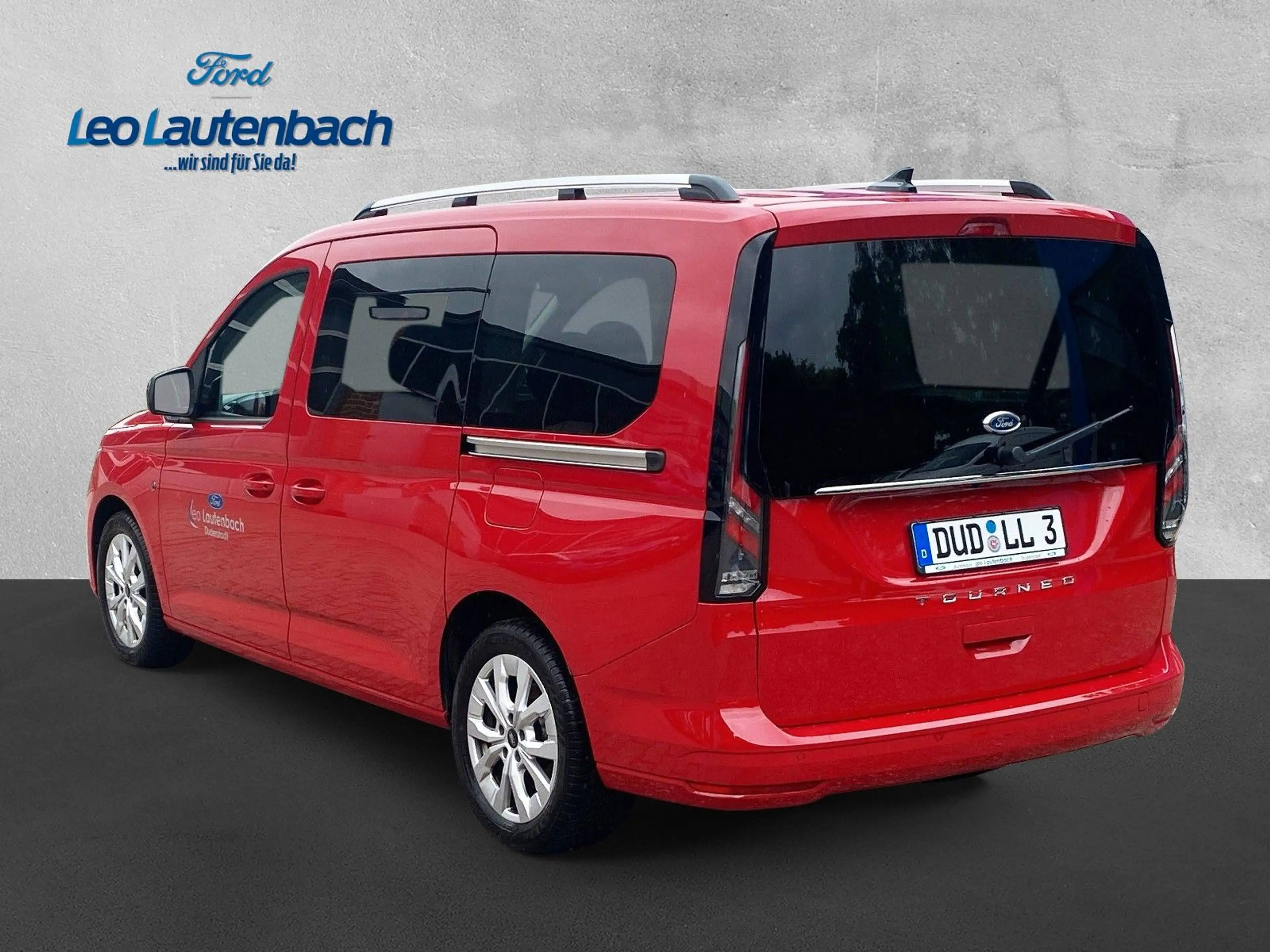Ford Grand Tourneo Connect Titanium — photo 3