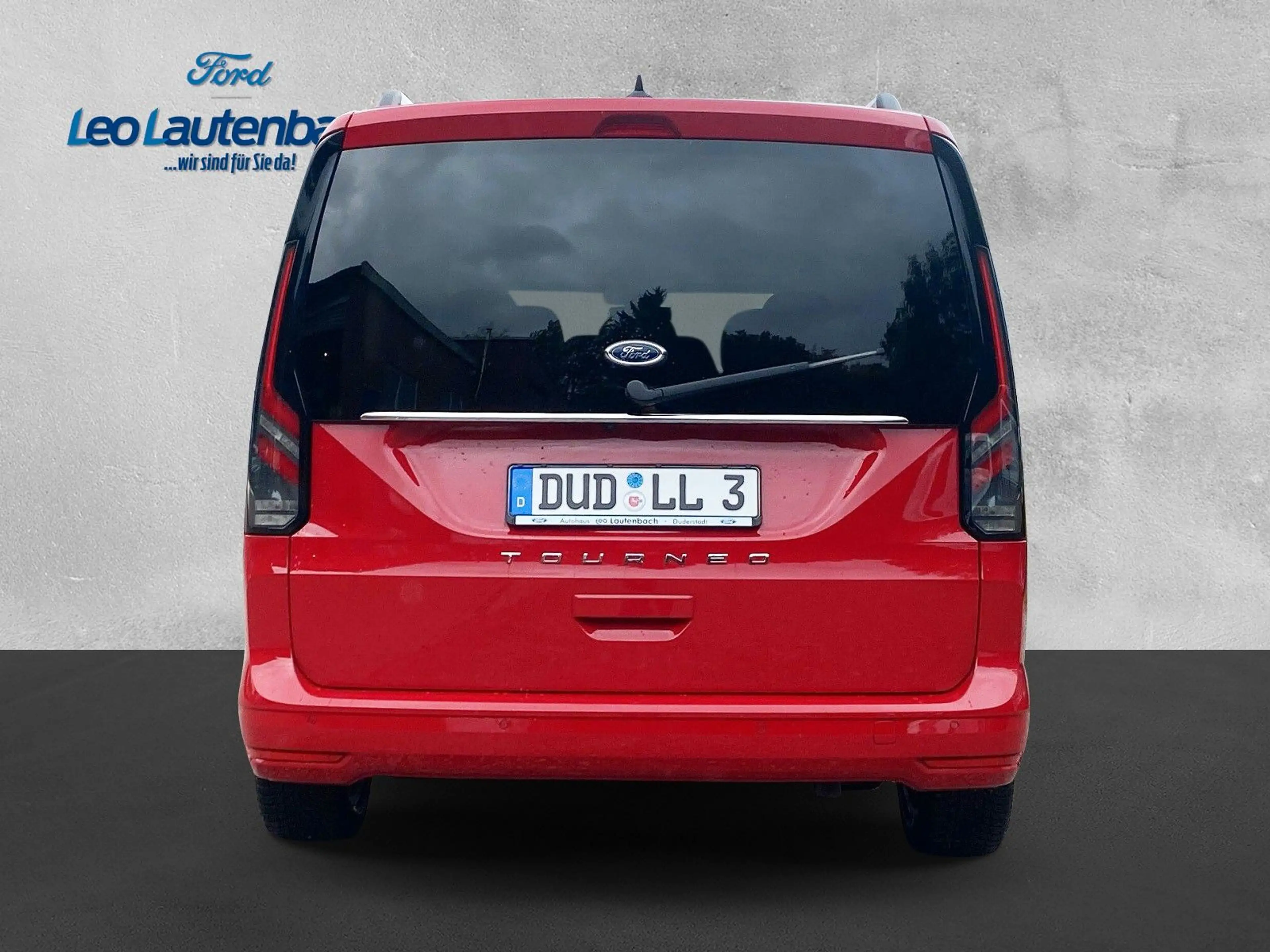 Ford Grand Tourneo Connect Titanium — photo 4