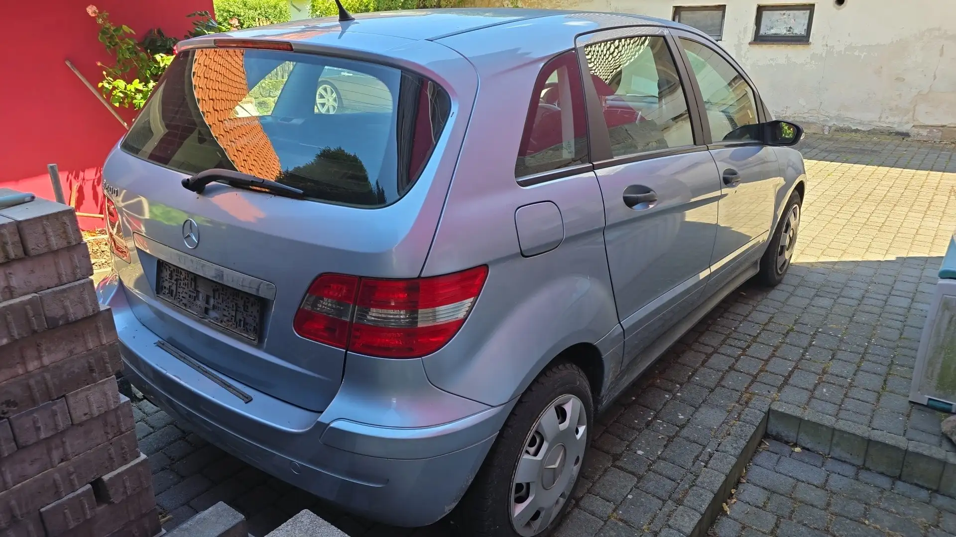 Mercedes-Benz B 200 plava - 2