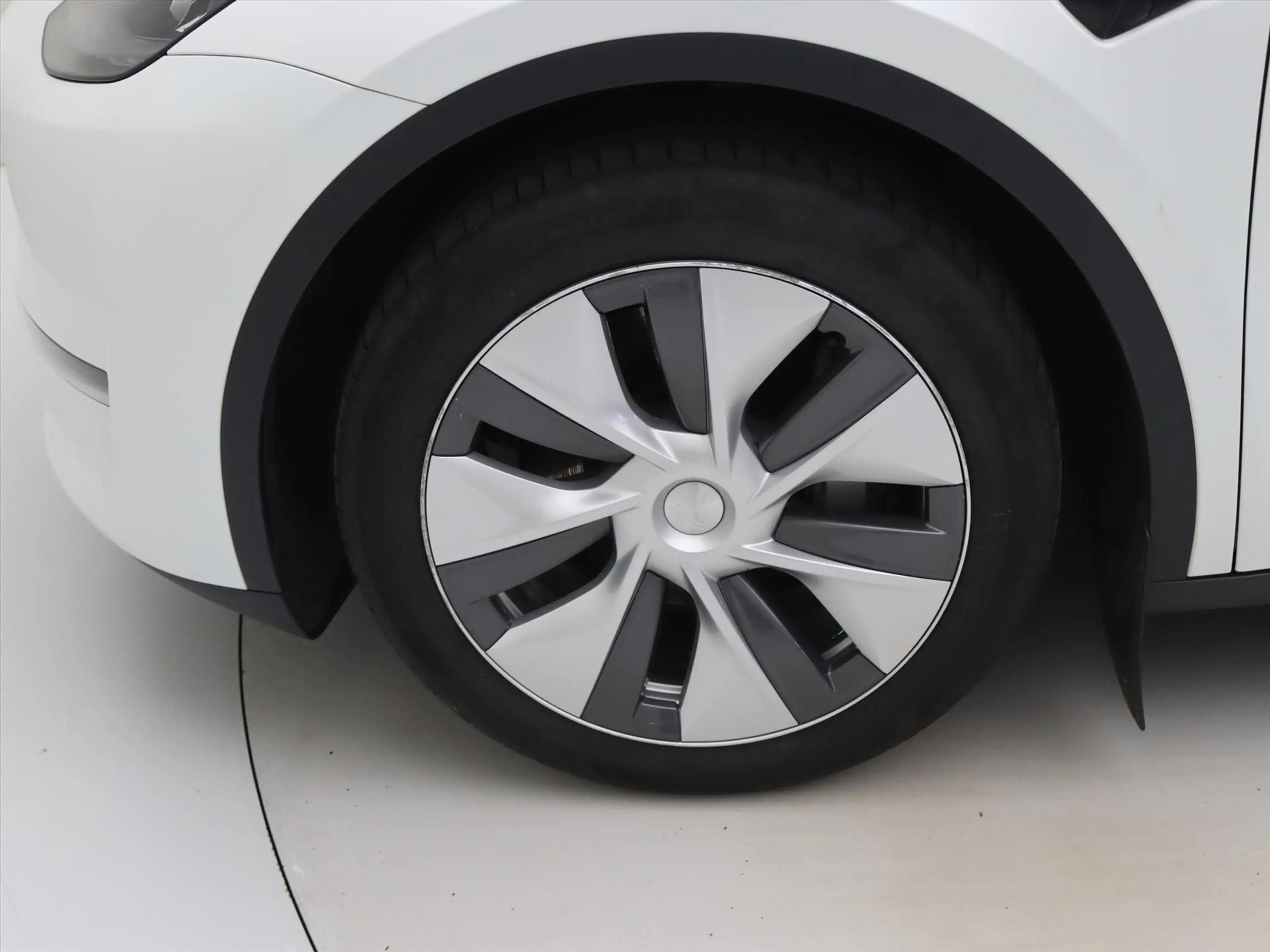 Tesla Model Y Long Range AWD 75kWh 351pk 93.4% SoH [ TREKHAAK+AM — photo 13
