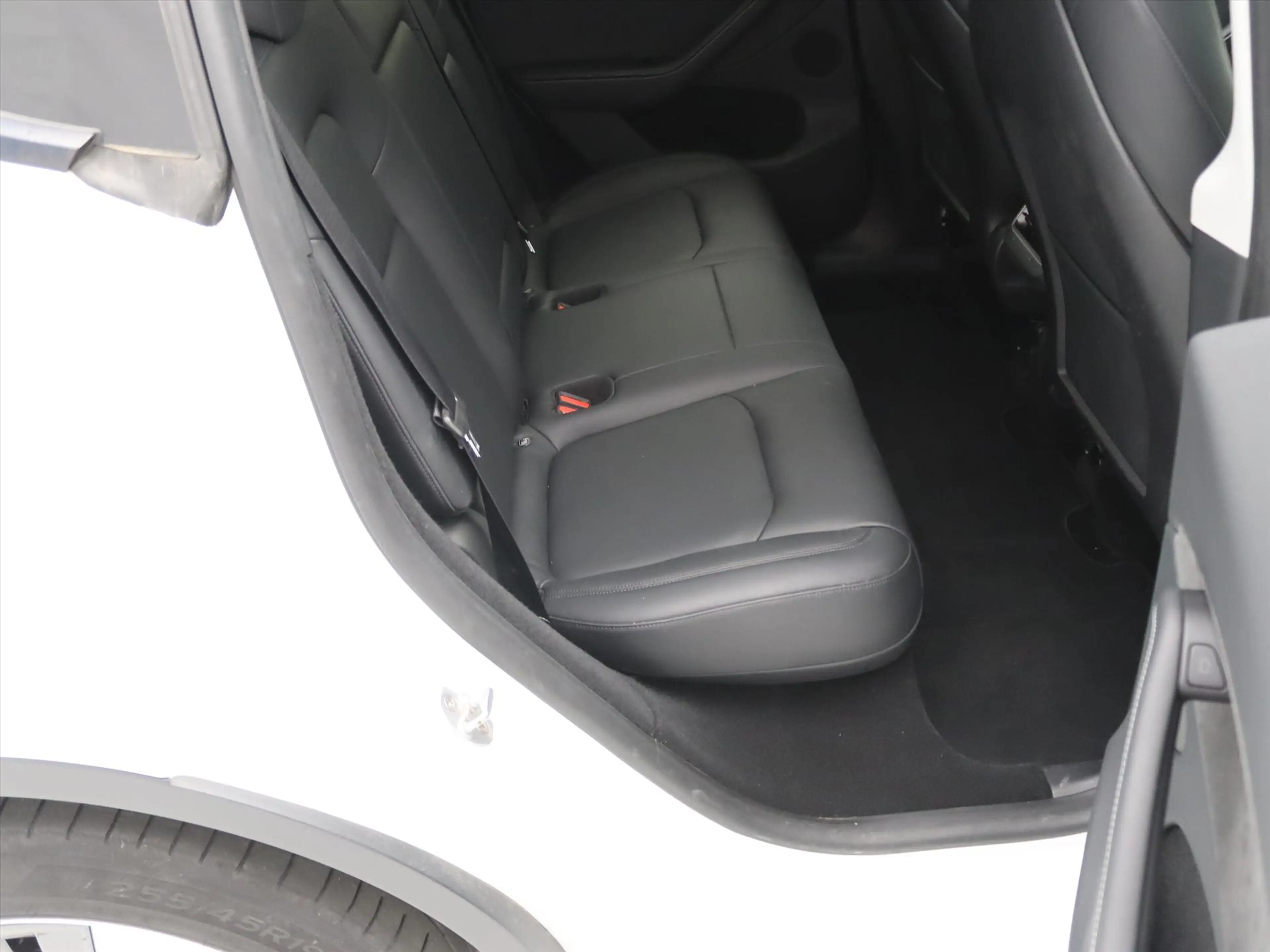 Tesla Model Y Long Range AWD 75kWh 351pk 93.4% SoH [ TREKHAAK+AM — photo 15