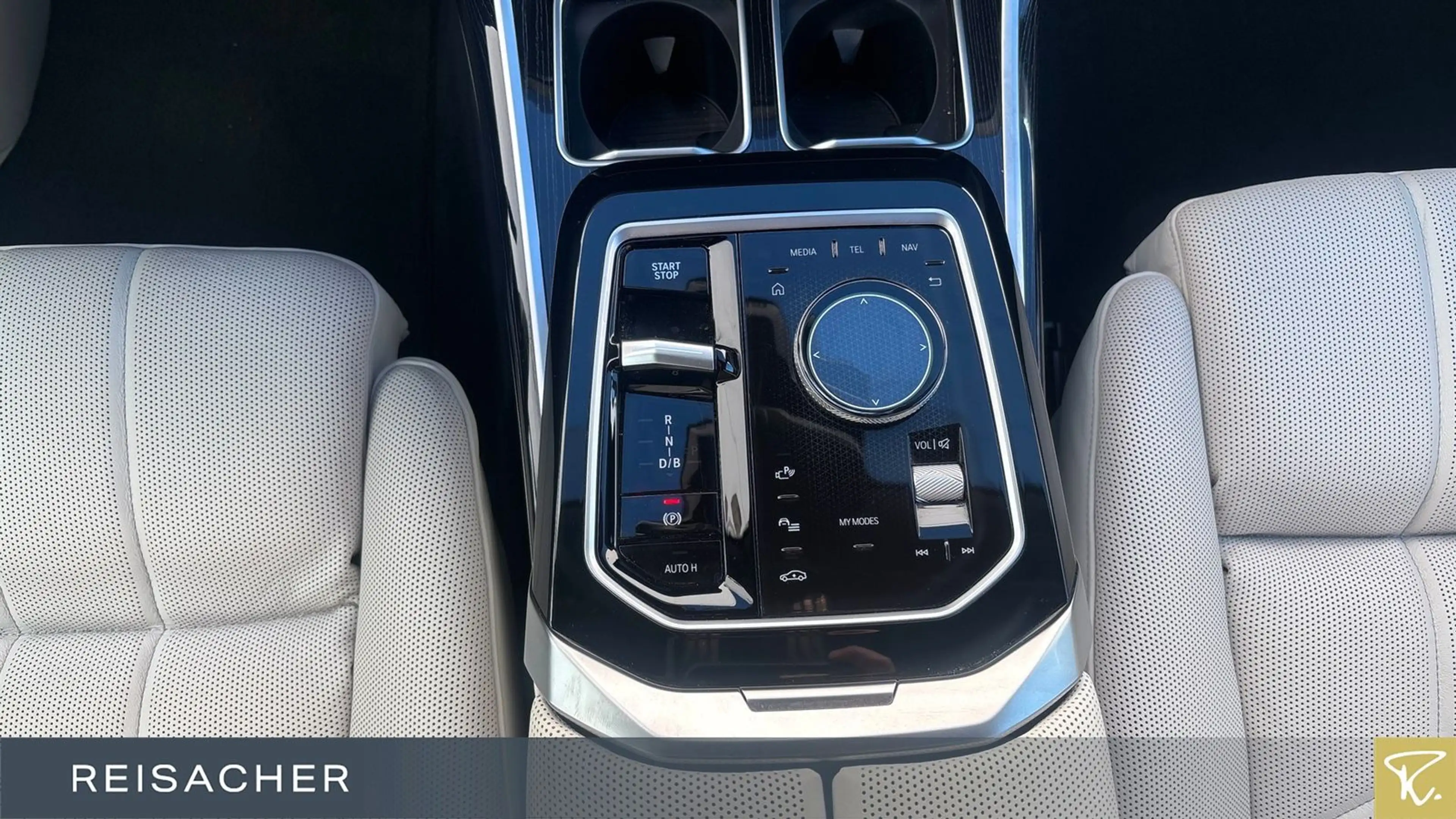 BMW i7 xDive60 M Sport Pro,Executive Lounge — photo 11